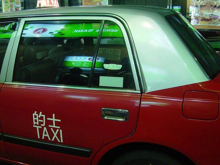 的士司機荒新局面：本地新血與外勞並進，點解入行門檻成關鍵？