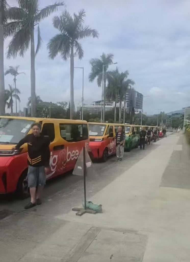 大火無情, 人間有愛; 愛心車隊的士 義載災民 服務事跡